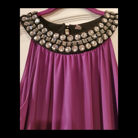 Women's dress size-M-L - Picture 2 of 3